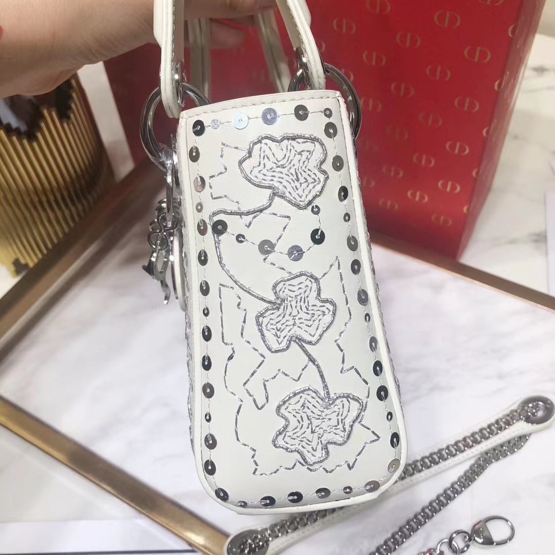 DIOR 디올