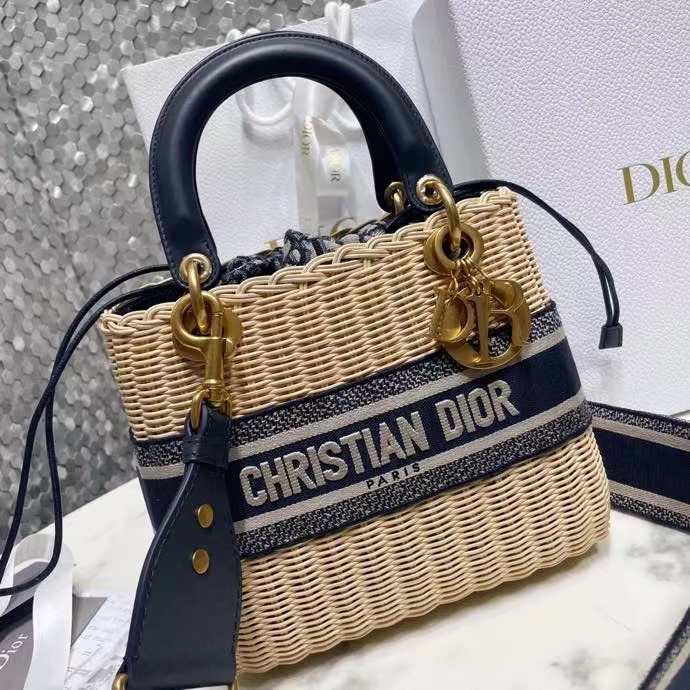 DIOR 디올