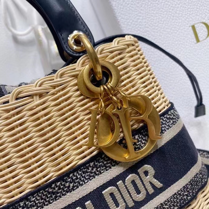 DIOR 디올