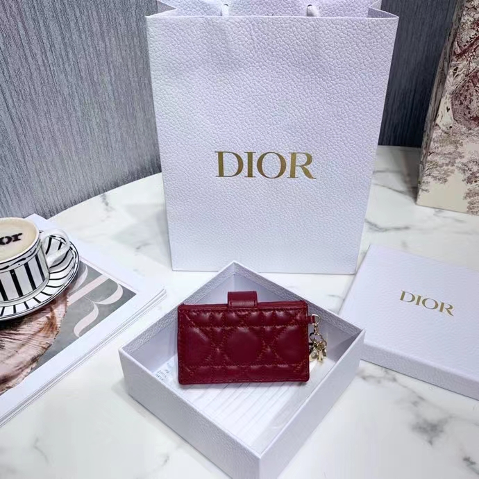 DIOR 디올