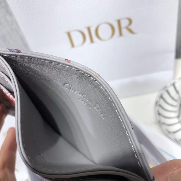 DIOR 디올