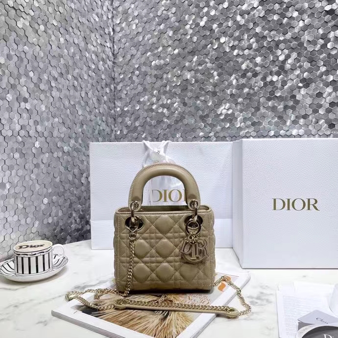 DIOR 디올