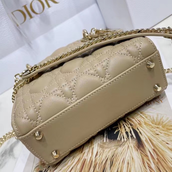 DIOR 디올