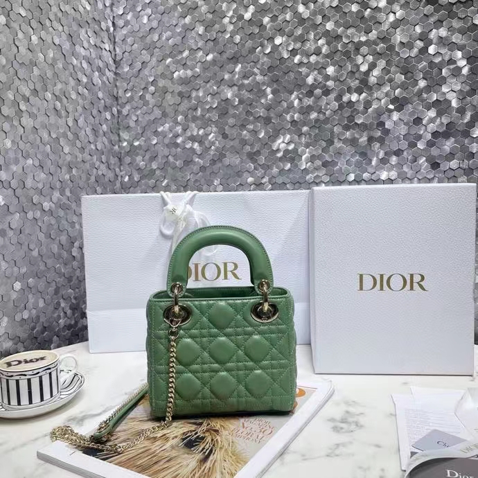 DIOR 디올