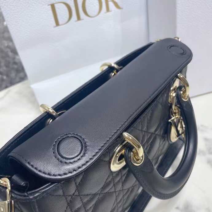 DIOR 디올