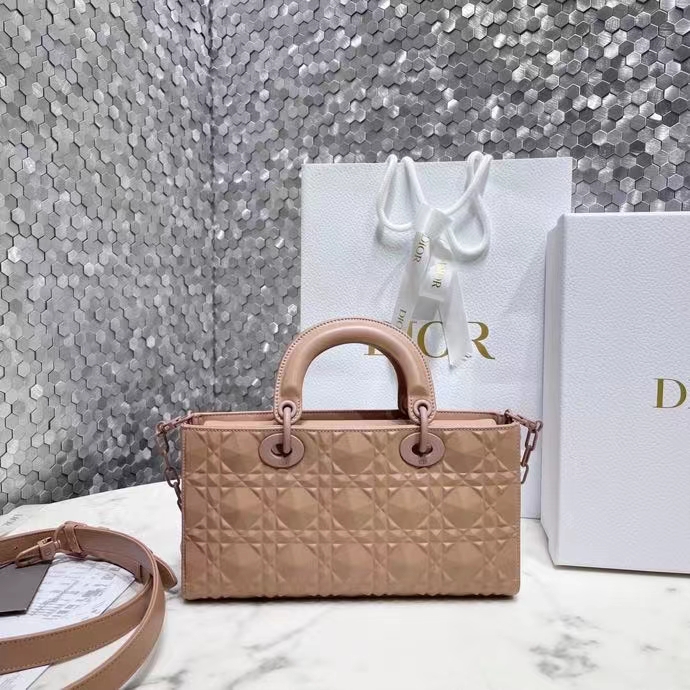 DIOR 디올