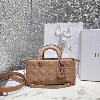 DIOR 디올