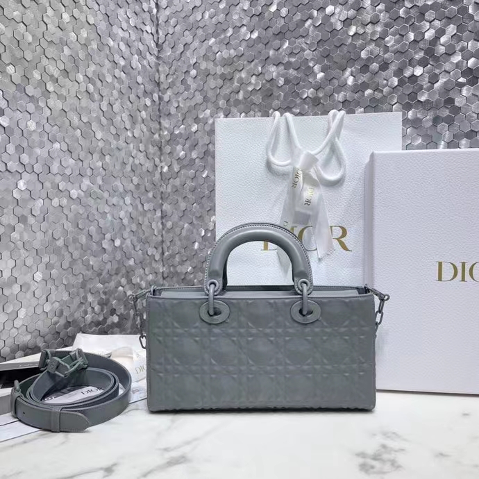 DIOR 디올