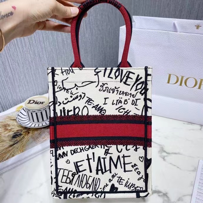 DIOR 디올