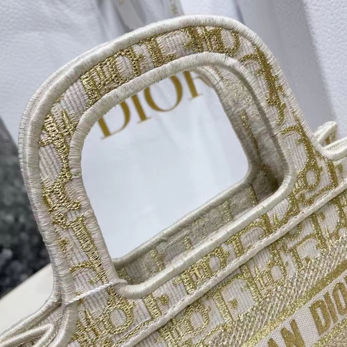 DIOR 디올