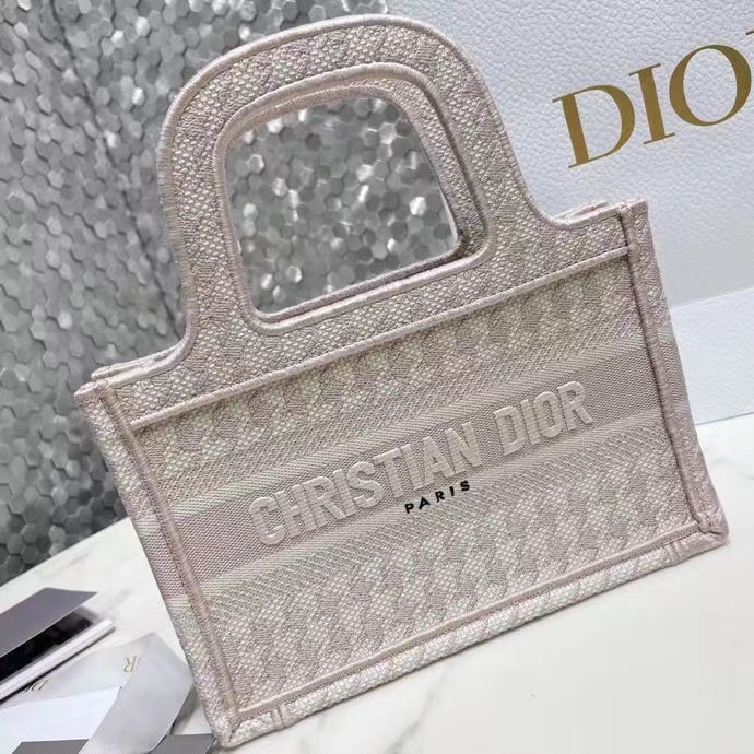 DIOR 디올