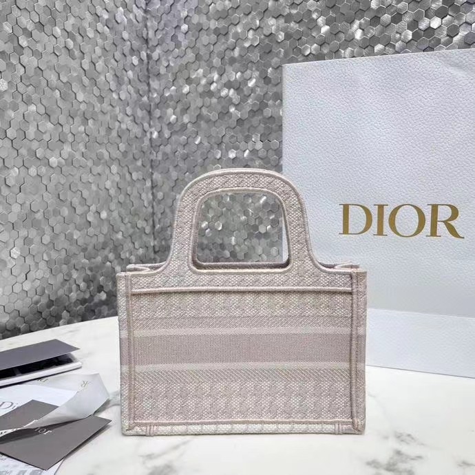 DIOR 디올