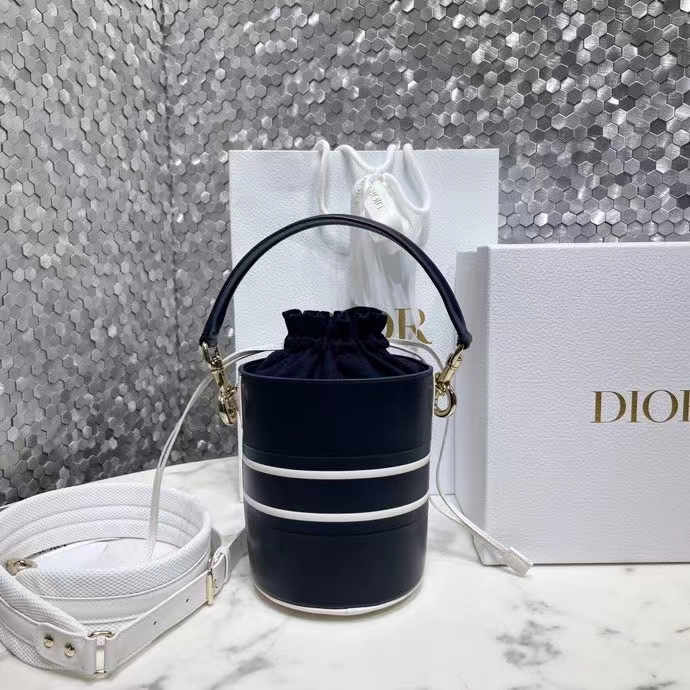 DIOR 디올