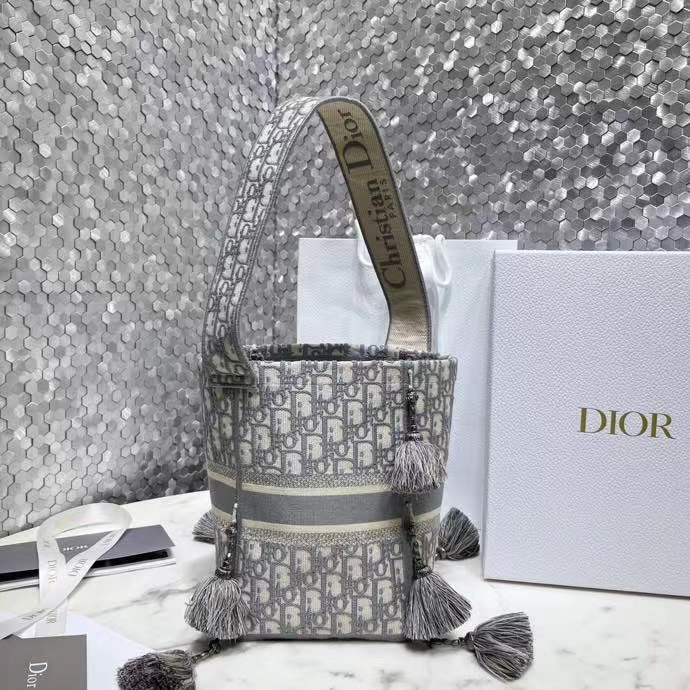 DIOR 디올