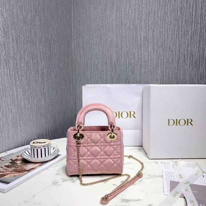 DIOR 디올