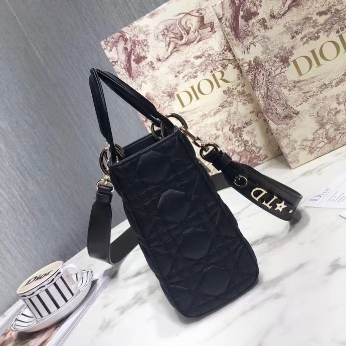 DIOR 디올