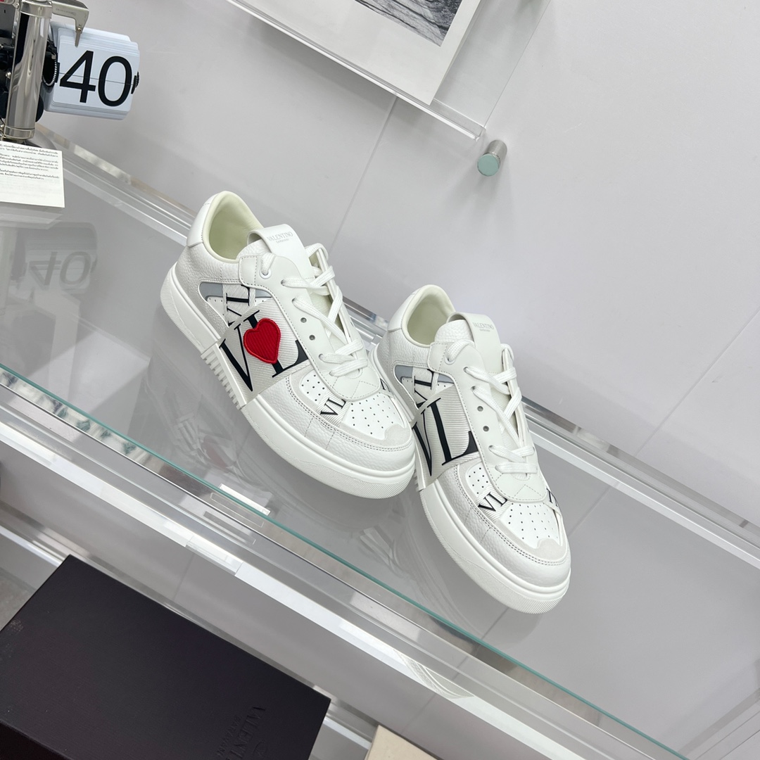 발렌티노 [VALENTINO]