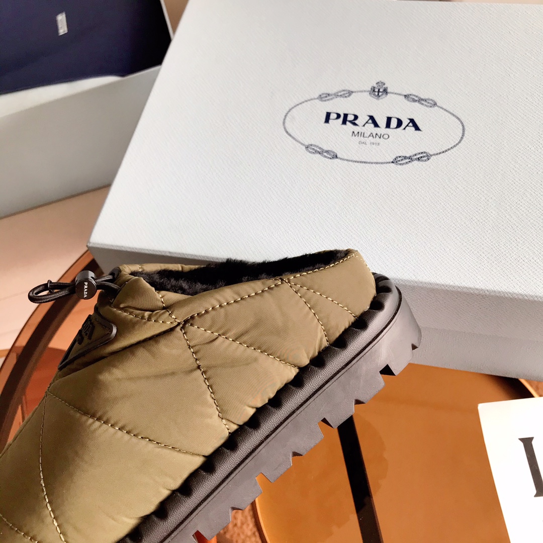 프라다 [PRADA]