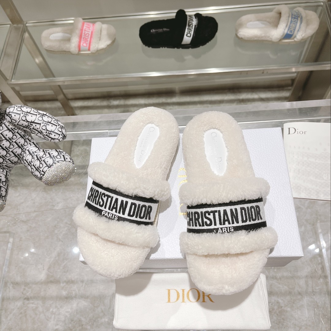 디올 [DIOR]