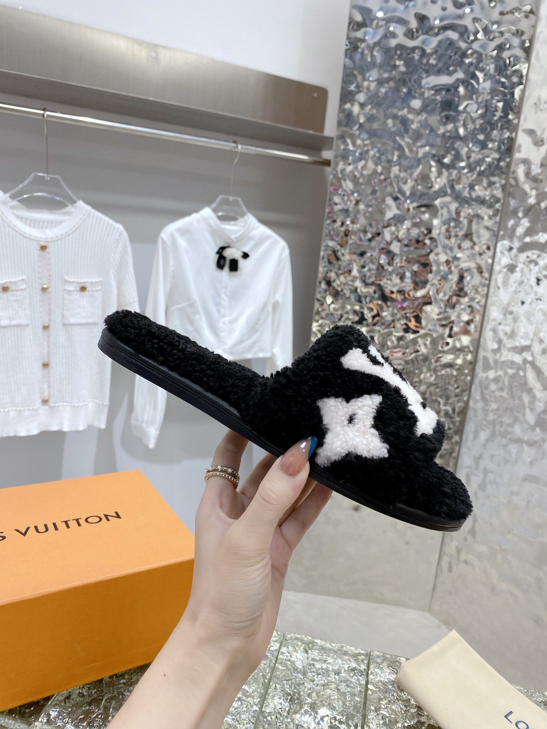 루이비통 [LOUIS VUITTON]