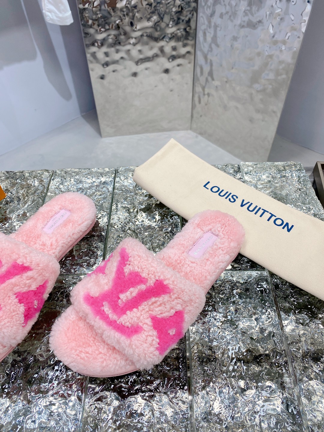 루이비통 [LOUIS VUITTON]