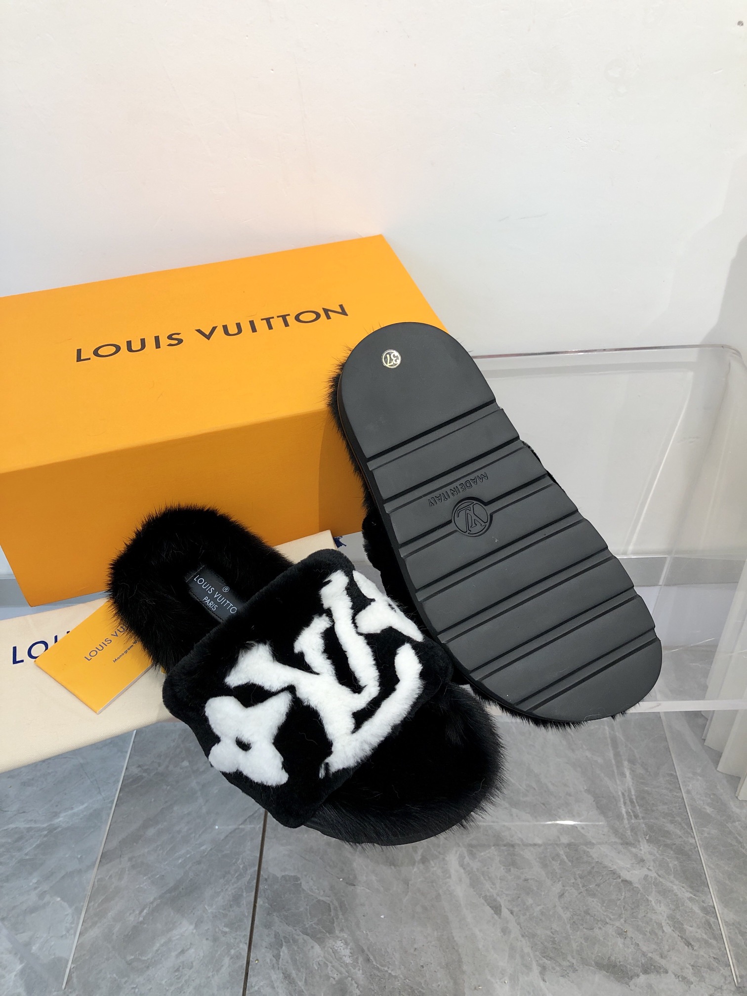 루이비통 [LOUIS VUITTON]