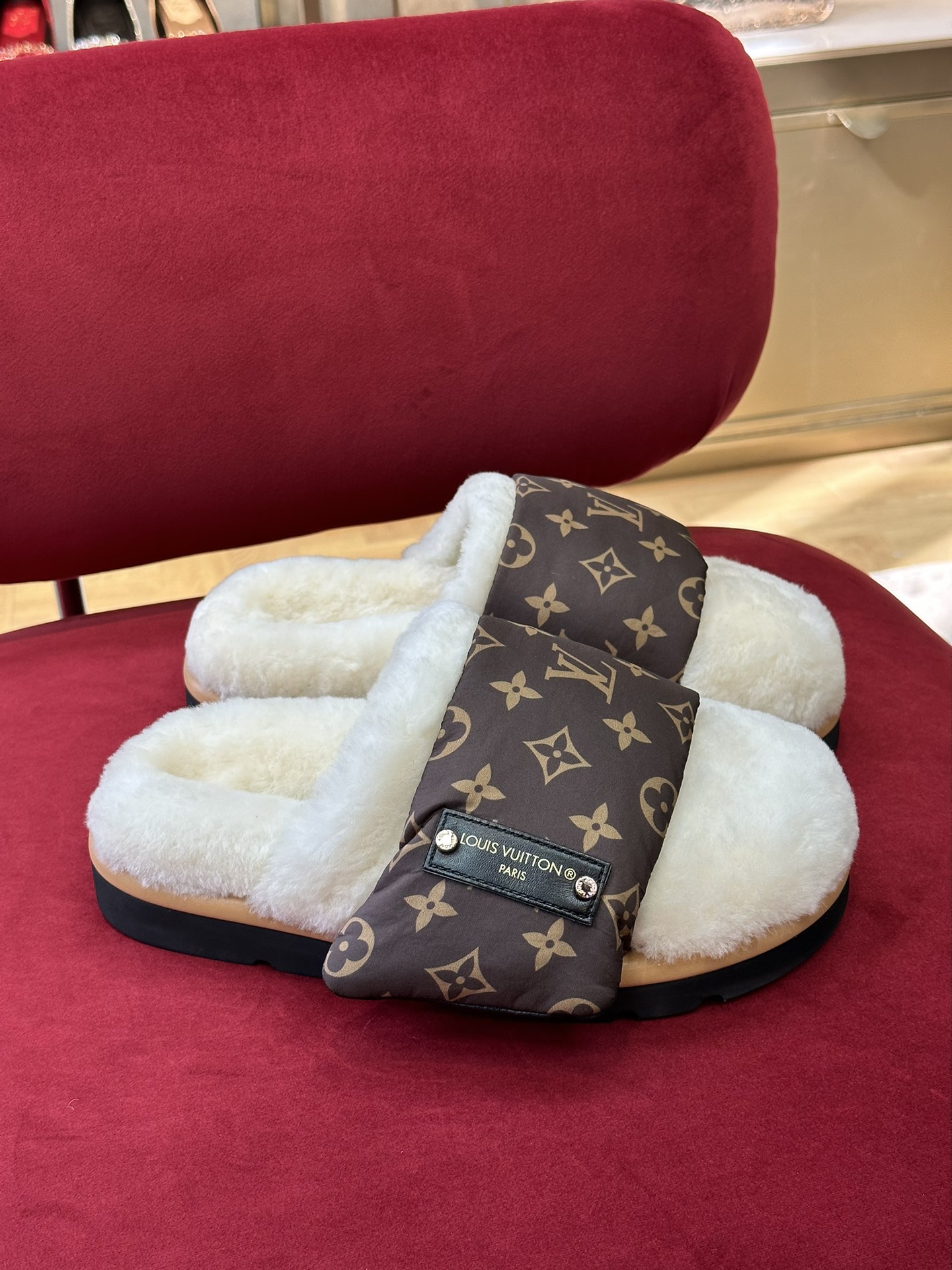 루이비통 [LOUIS VUITTON]