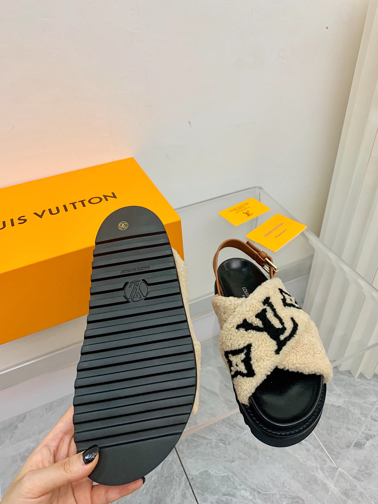 루이비통 [LOUIS VUITTON]