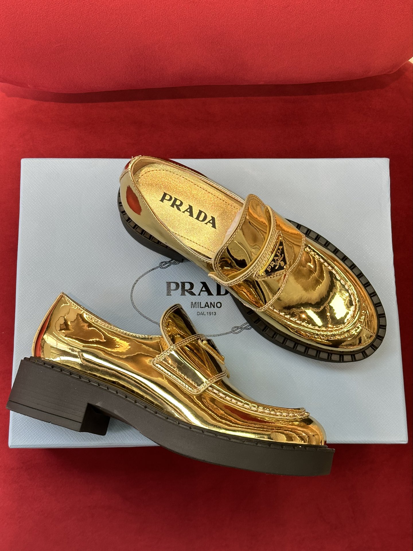 프라다 [PRADA]