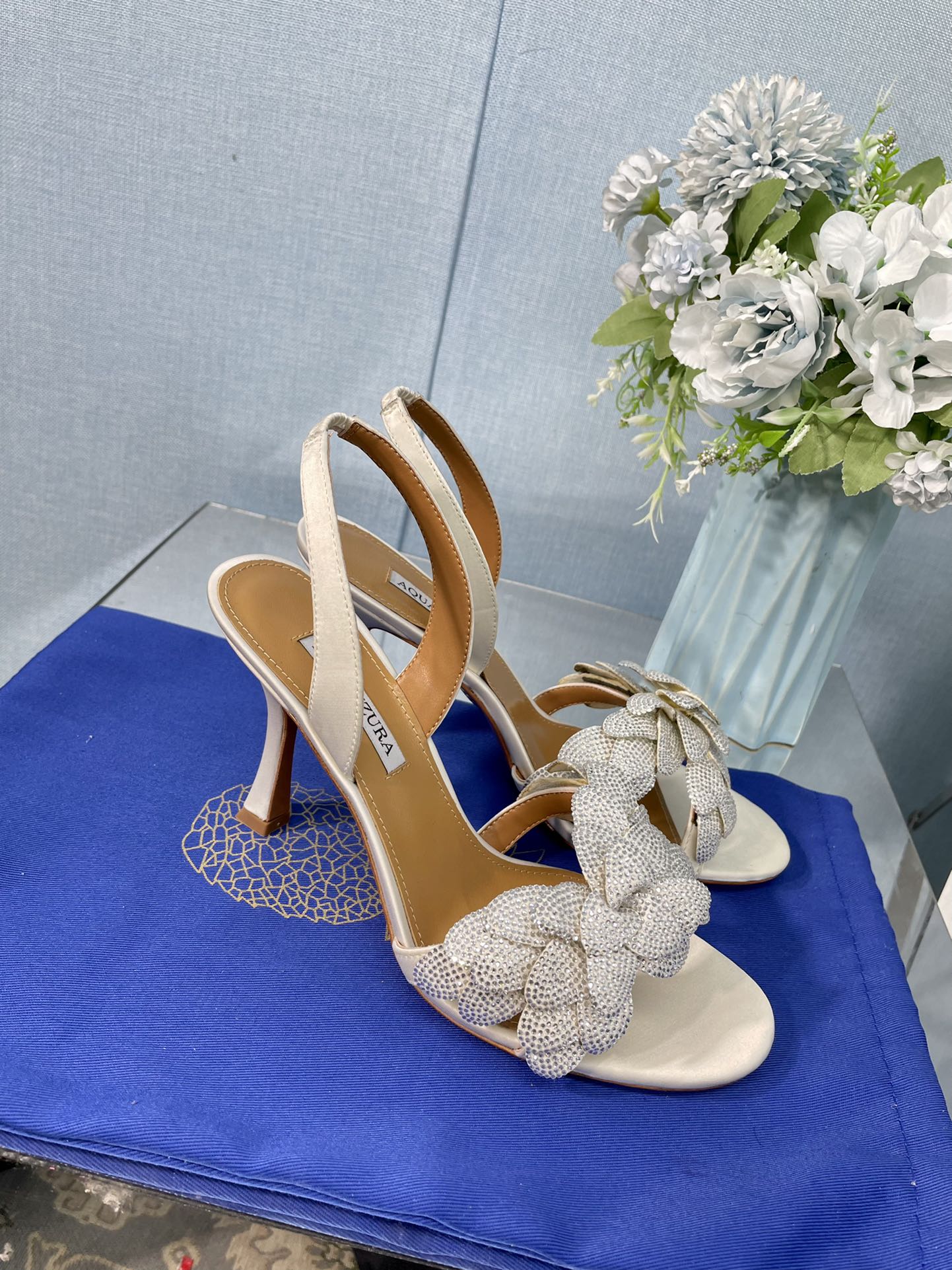 AQUAZZURA