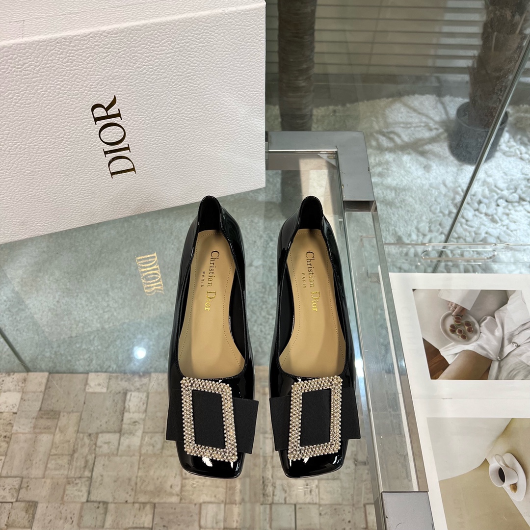 디올 [DIOR]