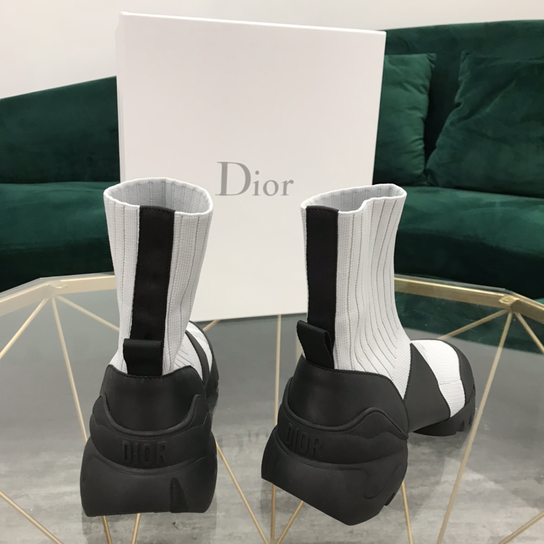 디올 [DIOR]