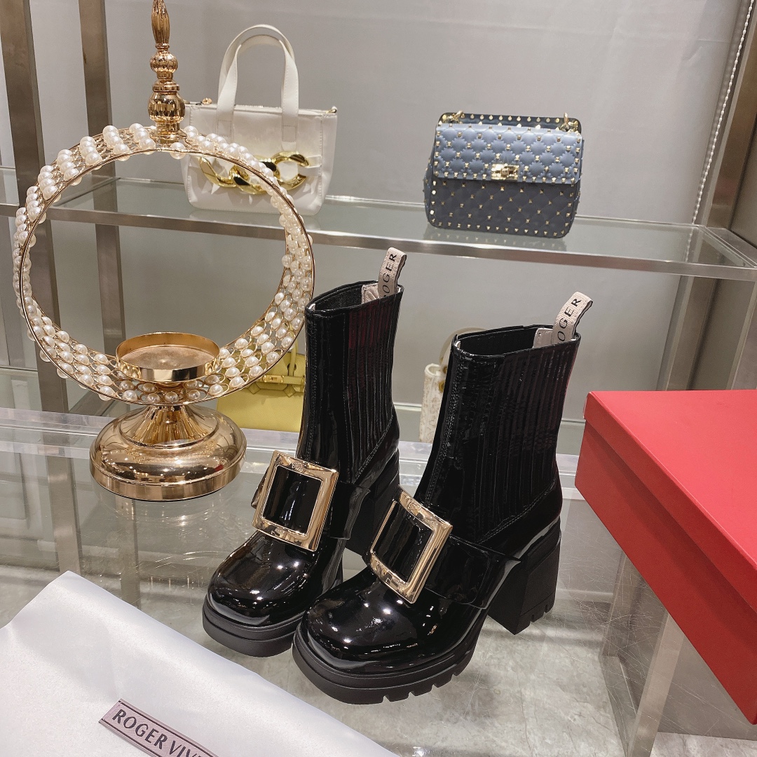 ROGER VIVIER 로저비비에 230110229