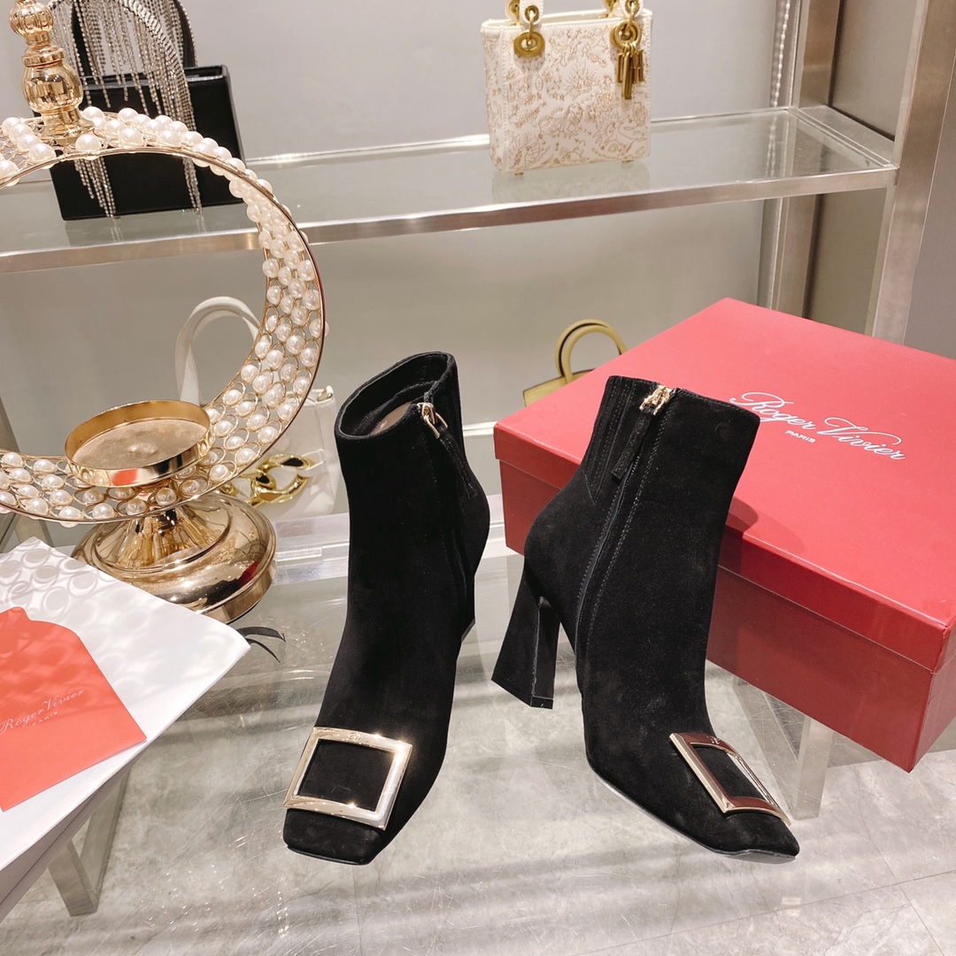 ROGER VIVIER 로저비비에 230110239