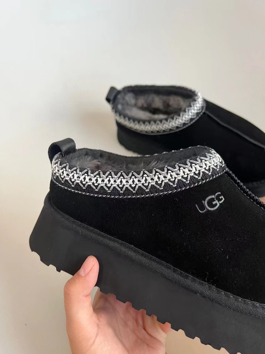 UGG 230110329