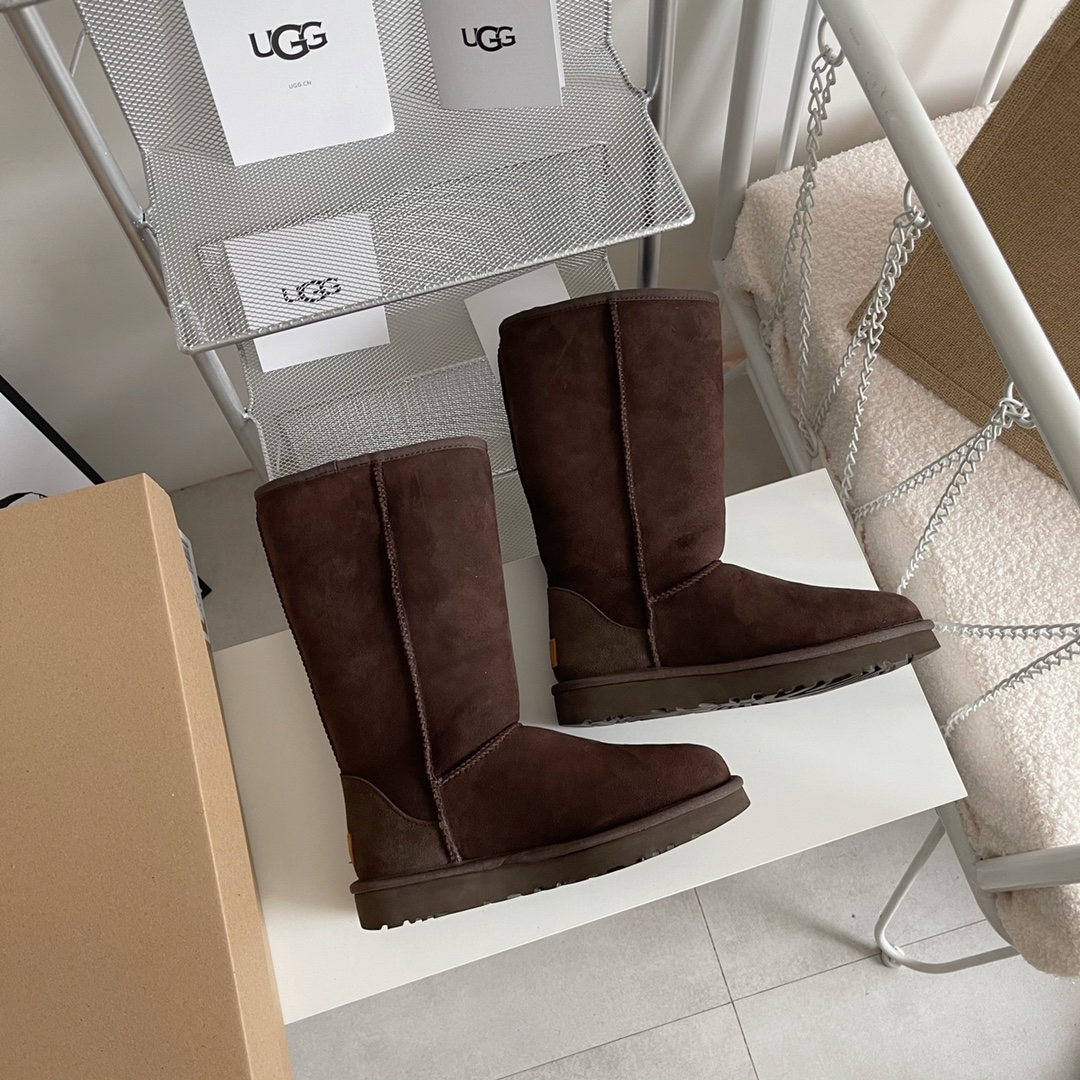 UGG 230110336