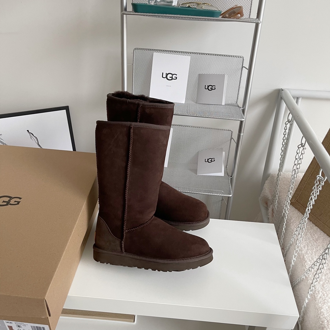 UGG 230110336