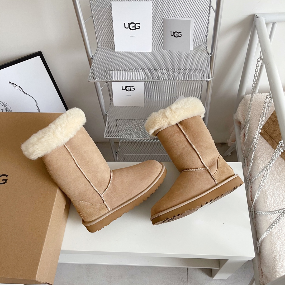 UGG 230110339