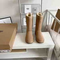 UGG 230110339