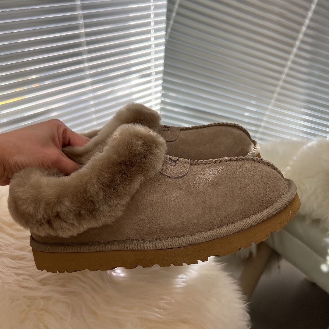 UGG 230110350