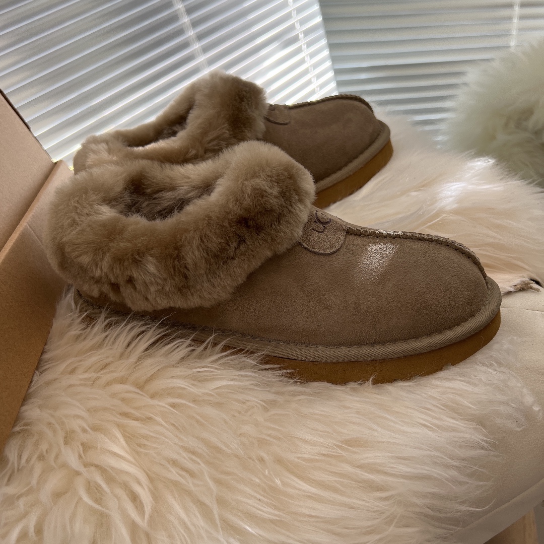 UGG 230110350