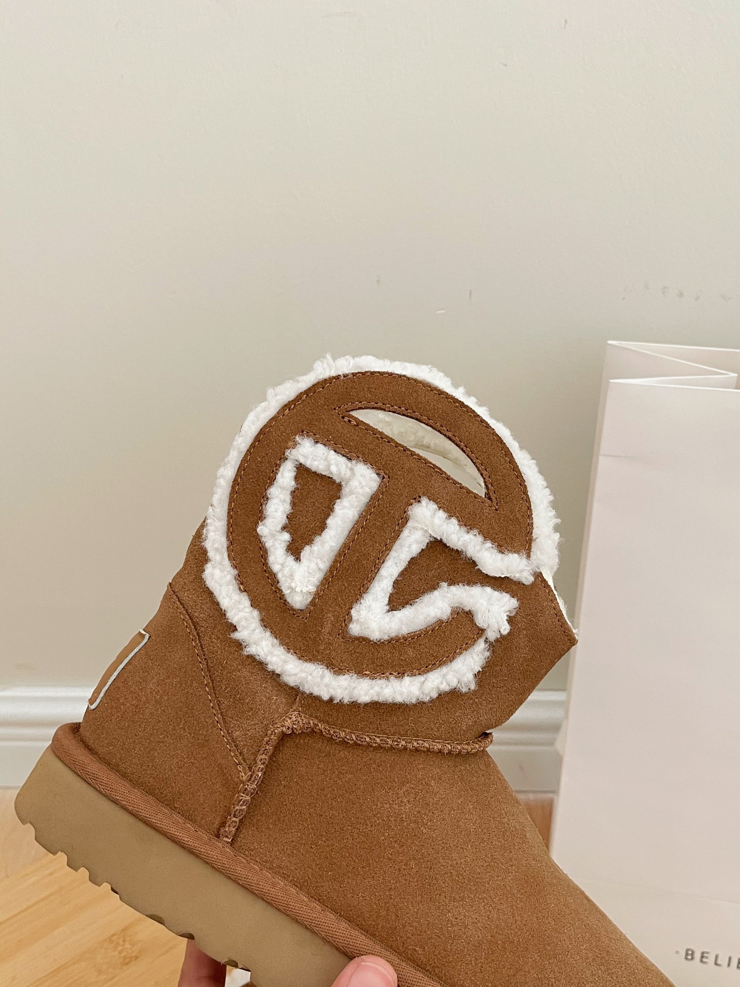 UGG 230110351