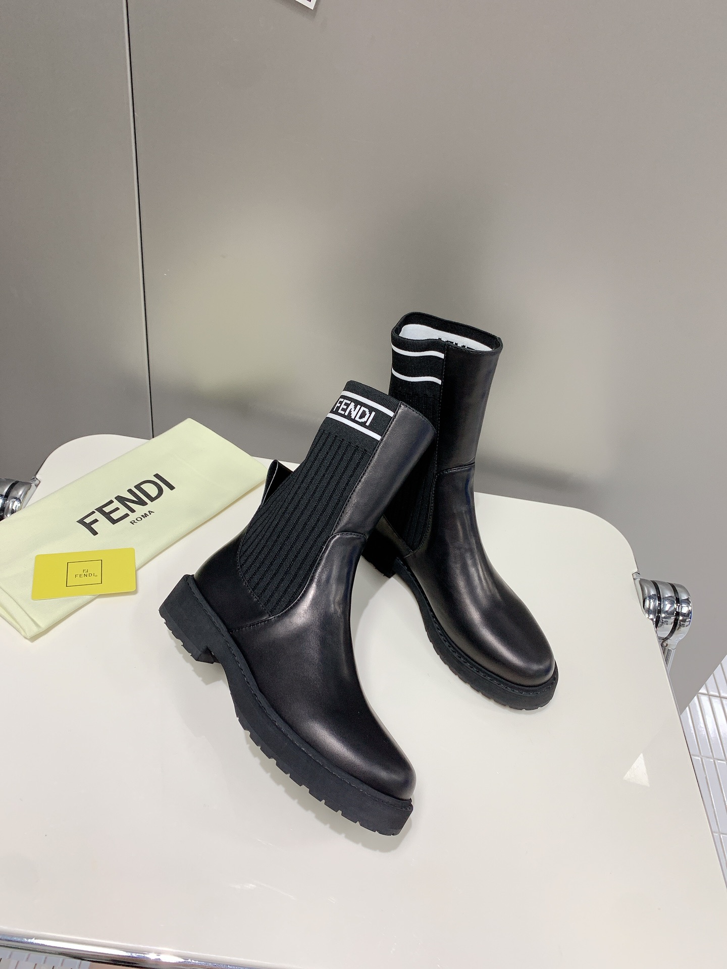 FENDI 펜디 230110430