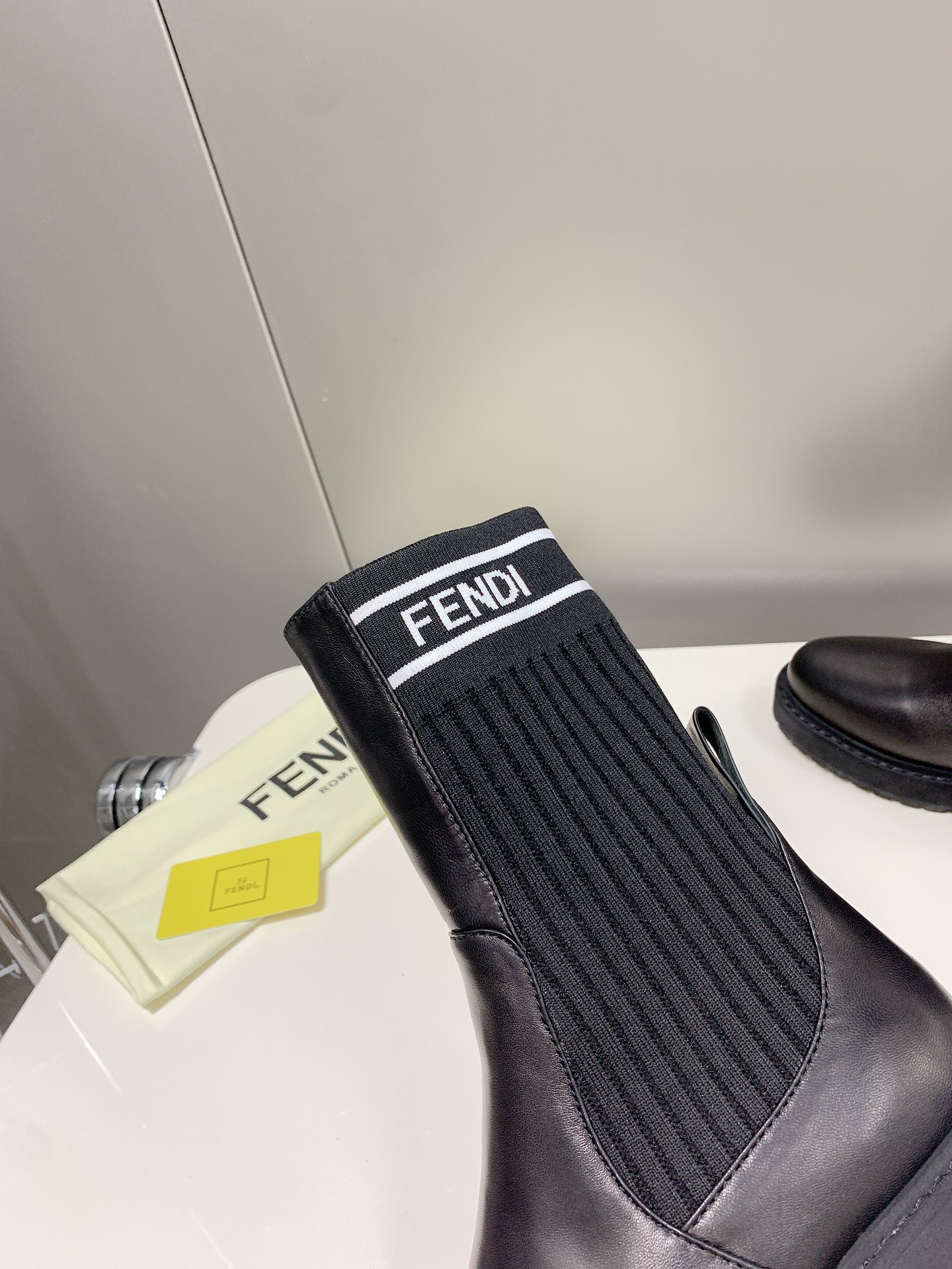 FENDI 펜디 230110430