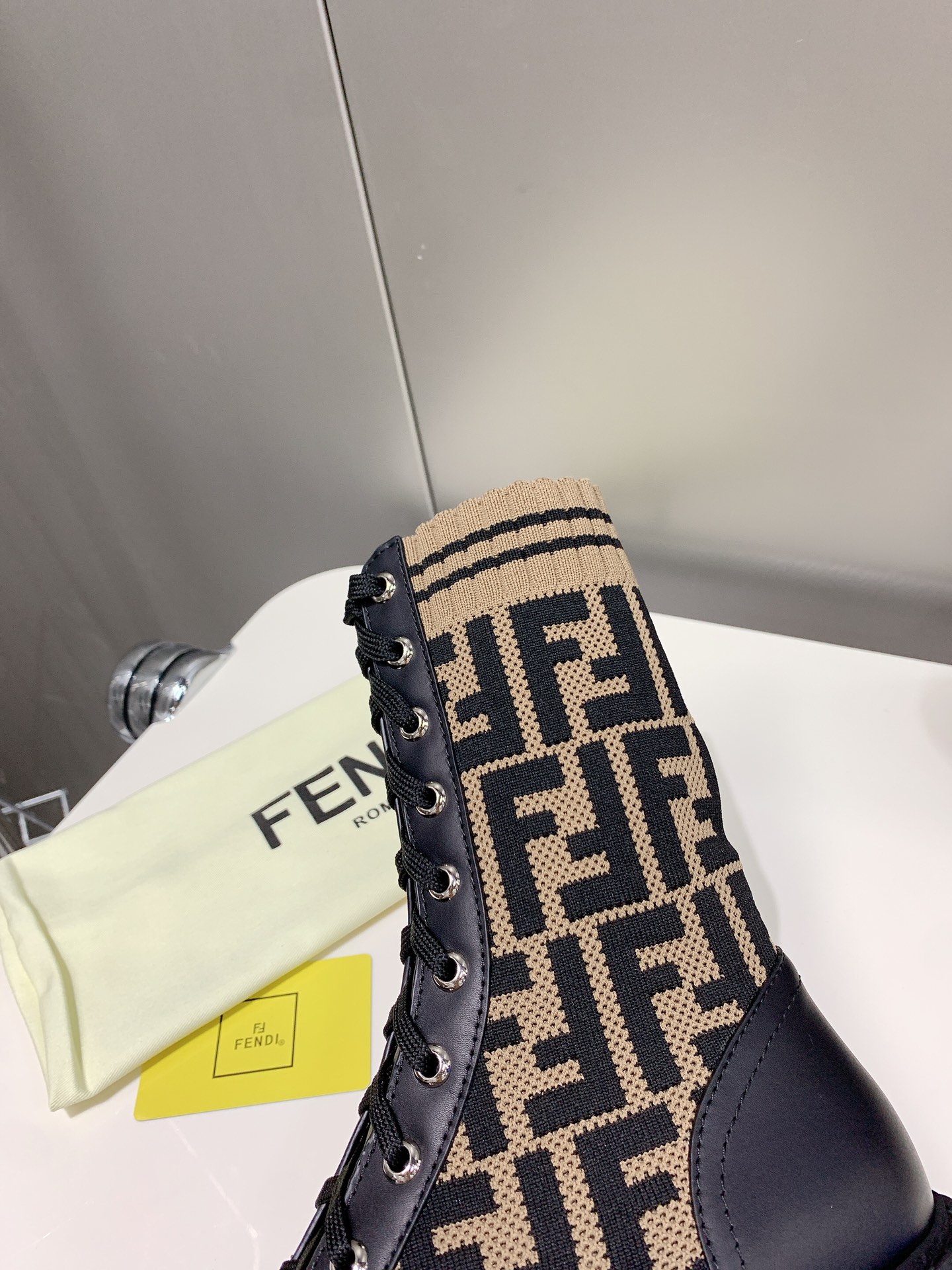 FENDI 펜디 230110435