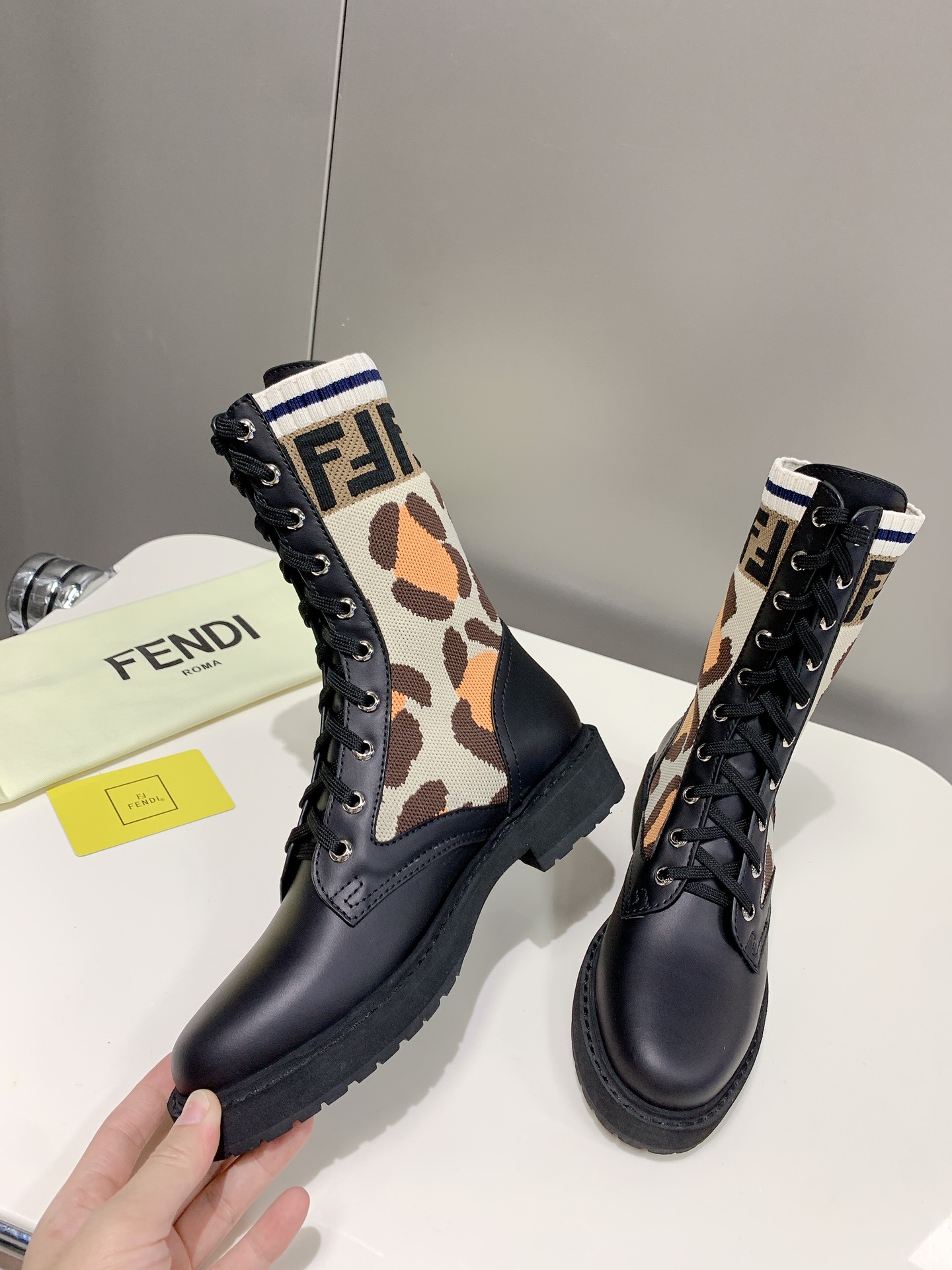 FENDI 펜디 230110438