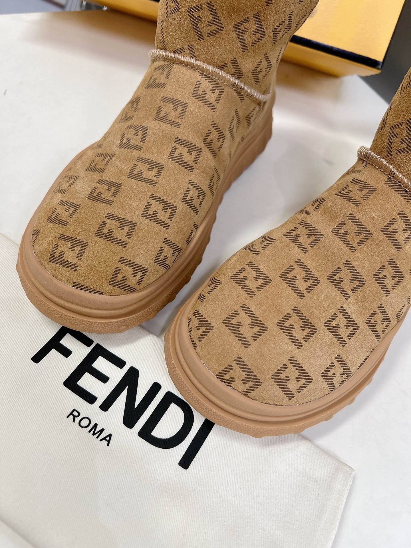 FENDI 펜디 230110448