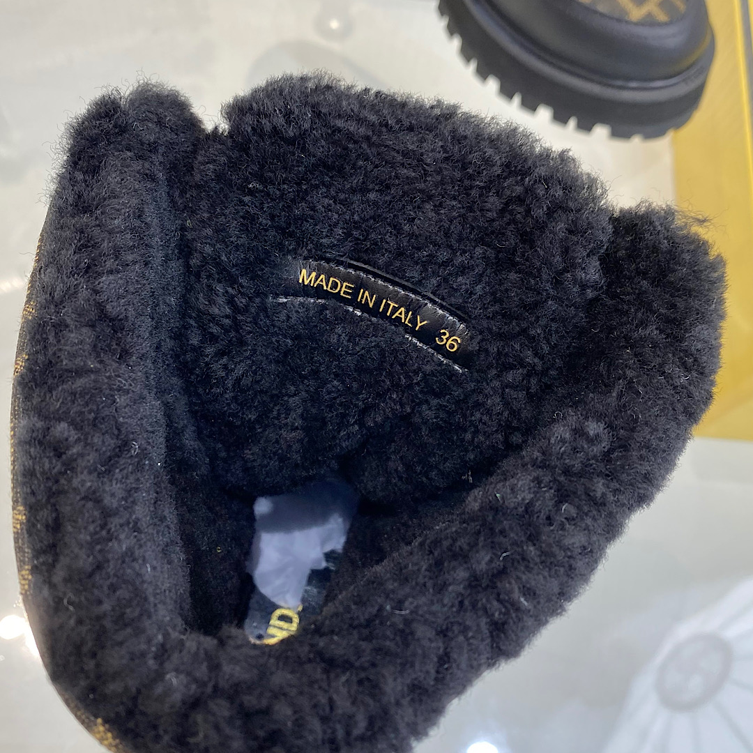 FENDI 펜디 230110535