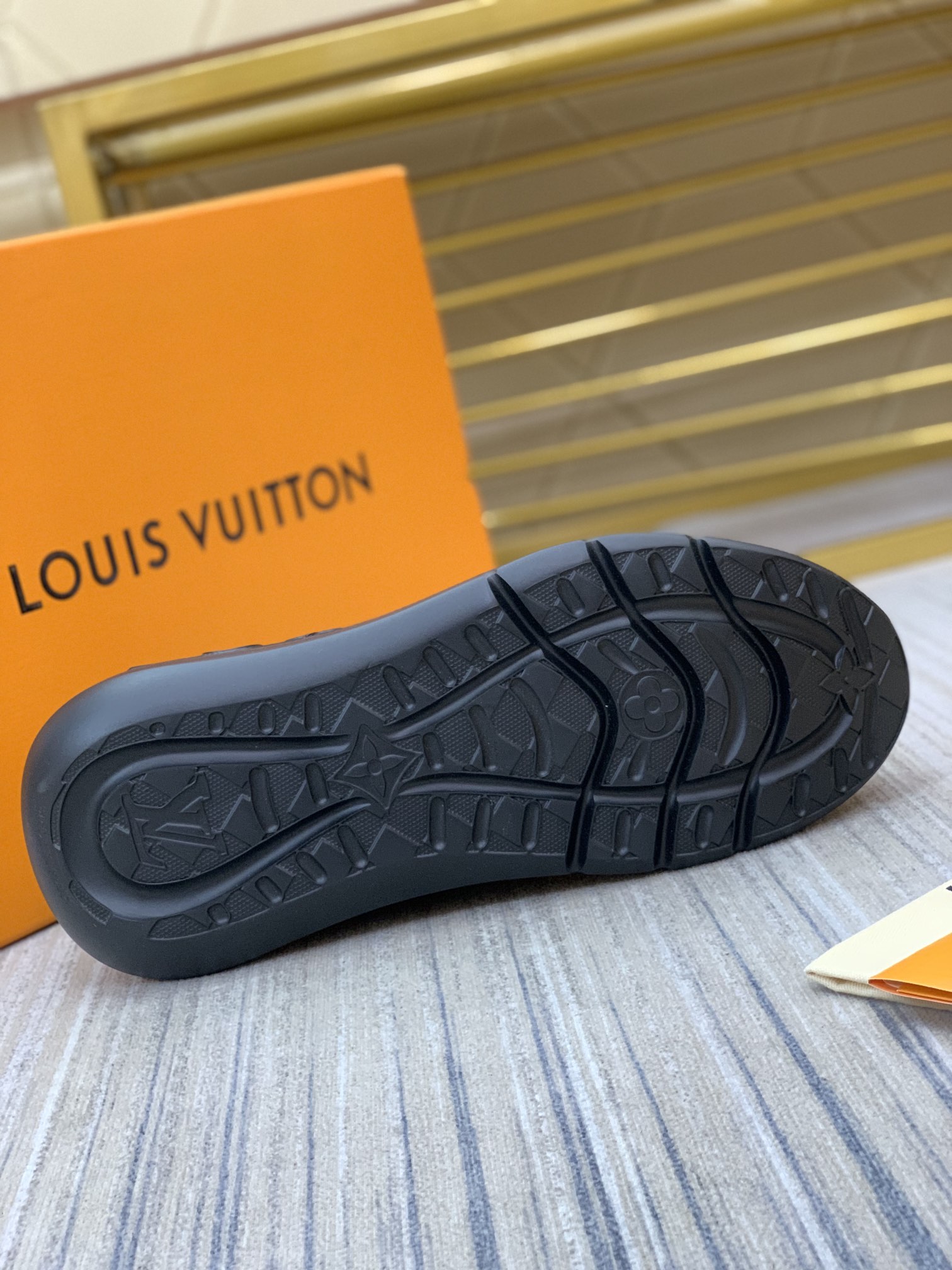 LOUIS VUITTON 루이비통 230110551