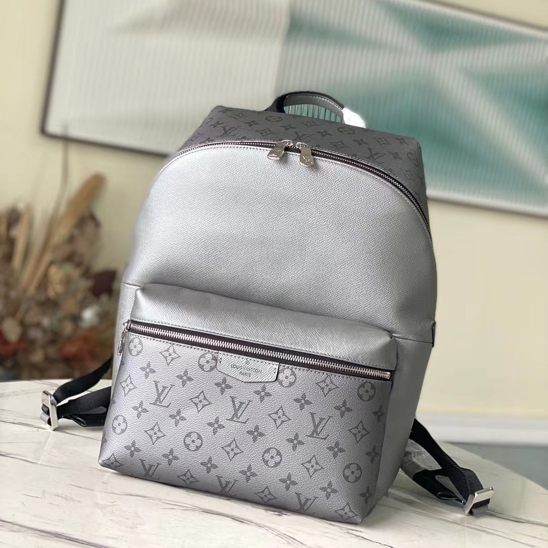 LOUIS VUITTON 루이비통 디스커버리 백팩 PM M30835